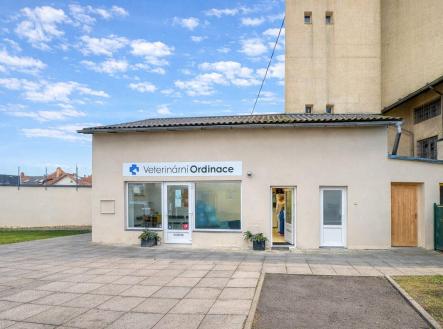 Pronájem komerčního objektu, jiný, 57 m²