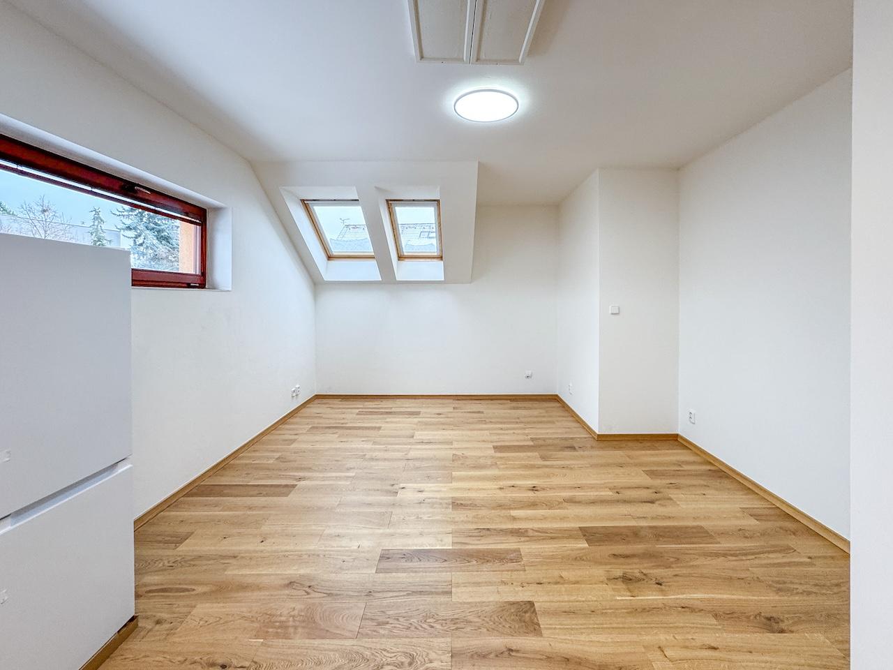 Pronájem byt 3 + kk, 53㎡|Středočeský kraj, Praha-východ, Říčany, Na Fabiáně 2479/12, 25101