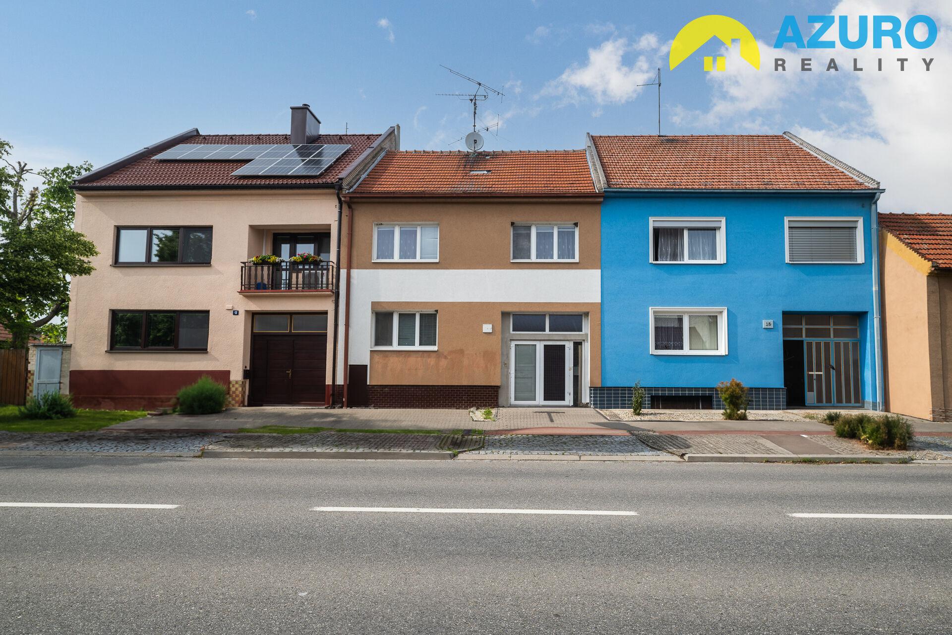 Prodej řadového rodinného domu 7+kk Hluk, ul. Hlavní