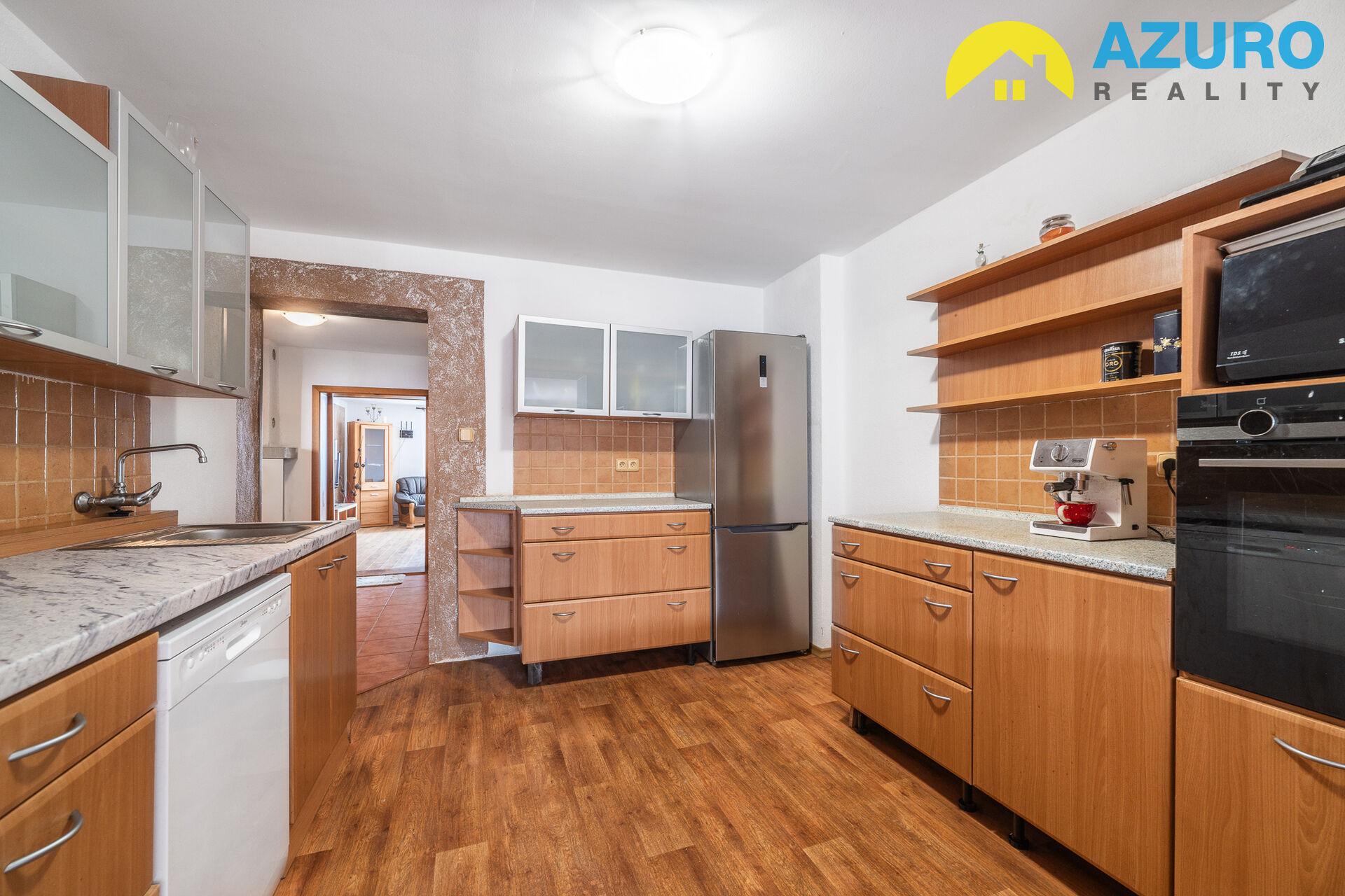 Prodej řadového rodinného domu 7+kk Hluk, ul. Hlavní