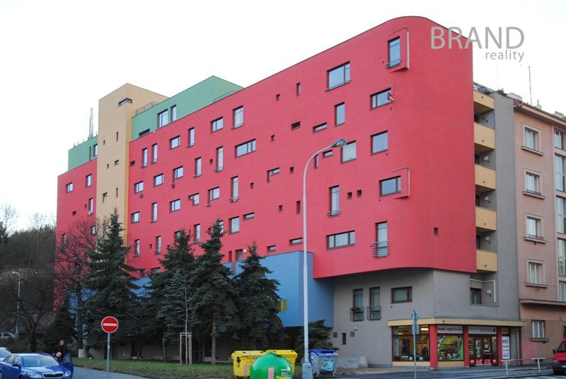 Pronájem bytu 1+kk, 32 m2, ul. Pod Klamovkou, Praha 5 - Košíře. 