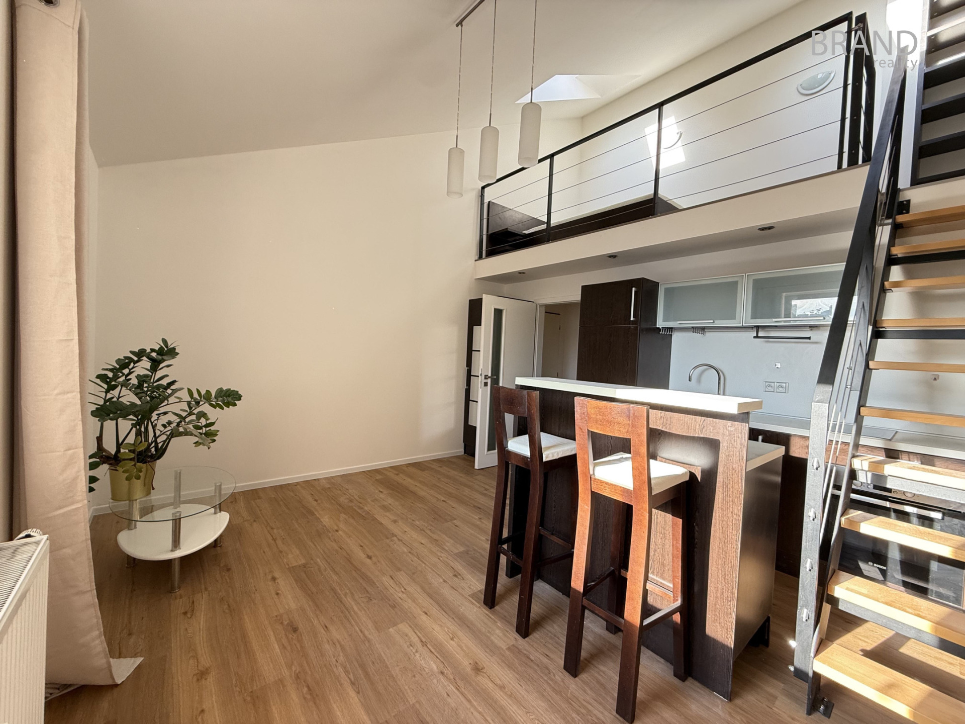 Prodej bytu 1+kk+galerie, 32 m2, ul. Na Maninách, Praha 7 - Holešovice. 
