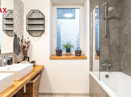 Pronájem bytu, 3+kk, 84 m²