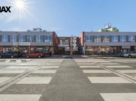 Pronájem obchodní prostor, 100 m²