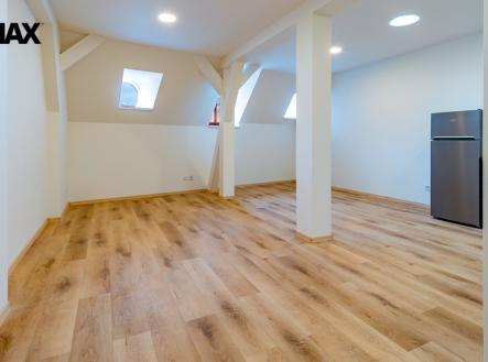 Pronájem bytu, 2+1, 75 m²