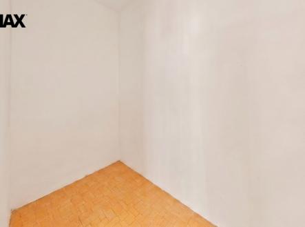 r-008.jpg