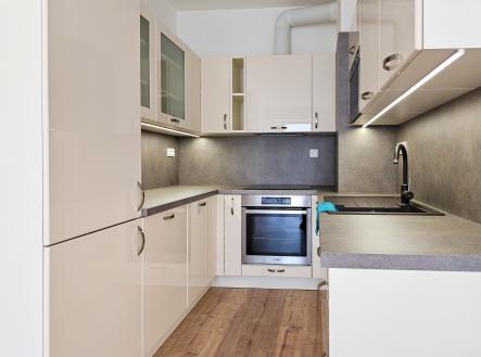 Pronájem bytu, 2+kk, 58 m²