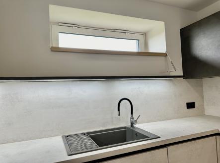 Pronájem domu/vily, 209 m²