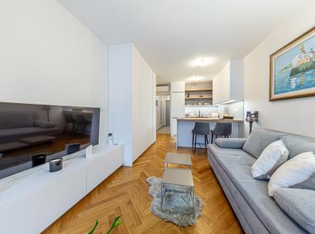 Pronájem bytu, 1+kk, 38 m²