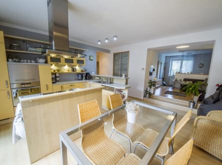 Pronájem bytu, 2+kk, 70 m²