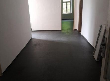 Pronájem kanceláře, 98 m²