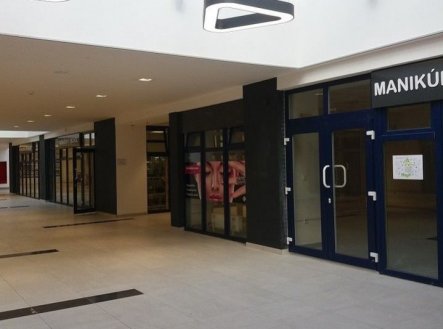 Pronájem, obchodní  prostory a kanceláře, od 17 m2 až po 390 m2, Prusíkova, Praha 5, OC Velká Ohrada