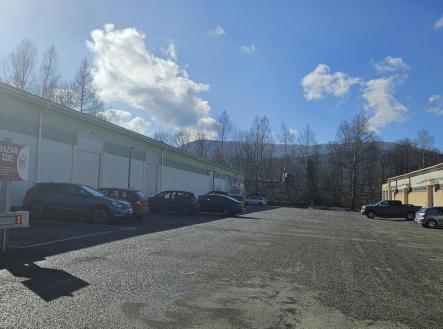 Pronájem - obchodní prostor, 518 m²
