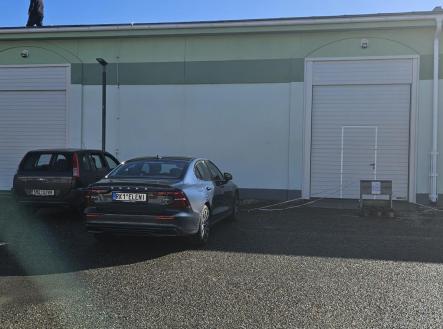 Pronájem - obchodní prostor, 518 m²