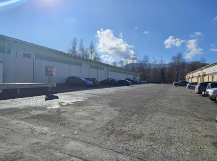 Pronájem - obchodní prostor, 518 m²