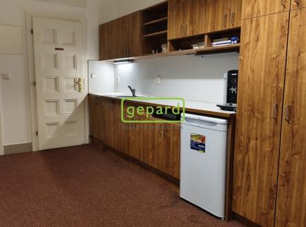 Pronájem kanceláře, 206 m²