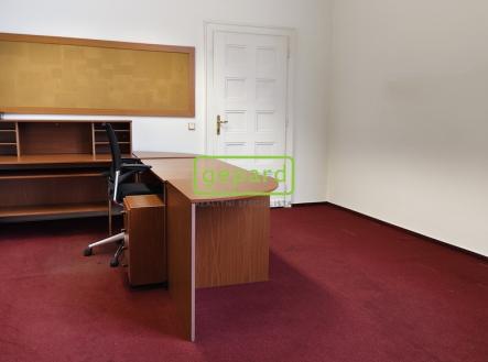 Pronájem kanceláře, 87 m²