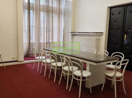 Pronájem kanceláře, 68 m²
