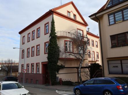 Pronájem - kanceláře, 268 m²