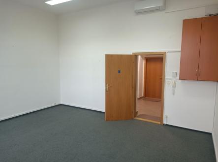 Pronájem kanceláře, 27 m²