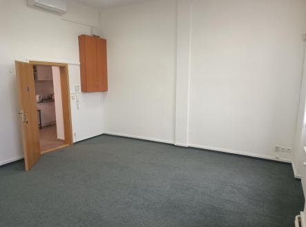 Pronájem kanceláře, 27 m²