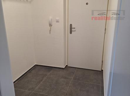 Pronájem bytu, 1+kk, 37 m²