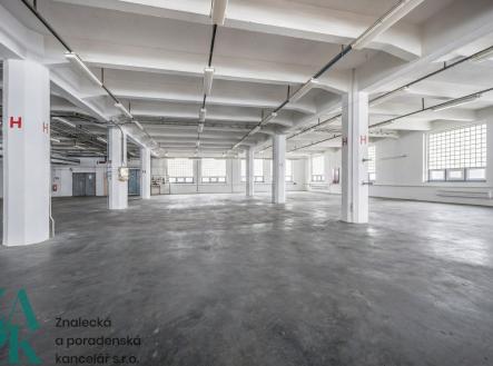 Pronájem komerčního objektu, sklad, 1 075 m²
