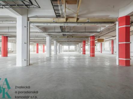 Pronájem komerčního objektu, sklad, 1 075 m²