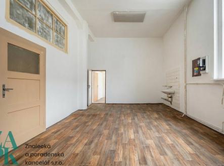 Pronájem kanceláře, 95 m²