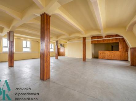 Pronájem kanceláře, 196 m²