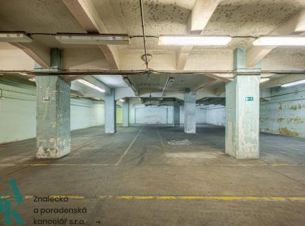 Pronájem komerčního objektu, sklad, 323 m²
