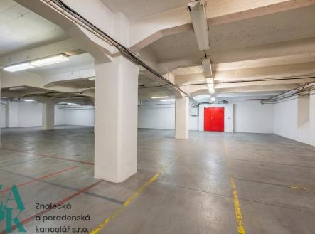Pronájem komerčního objektu, sklad, 869 m²