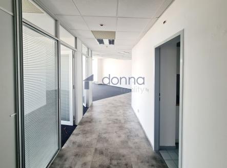 Pronájem kanceláře, 172 m²