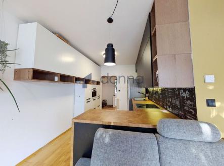 Pronájem bytu, 4+kk, 88 m²