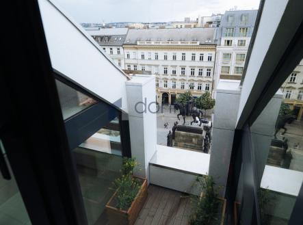 Pronájem kanceláře, 511 m²