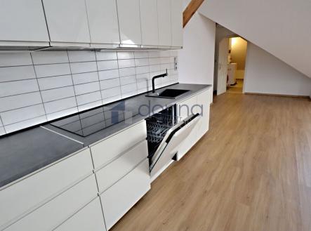 Pronájem bytu, 6+1, 194 m²