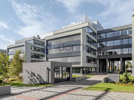 Pronájem kanceláře, 1 398 m²
