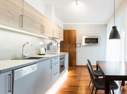 Pronájem bytu, 3+kk, 73 m²