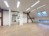 Pronájem kanceláře, 323 m²