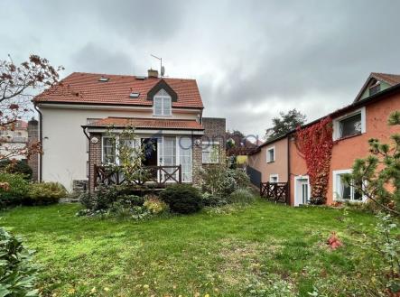 Pronájem - dům/vila, 186 m²