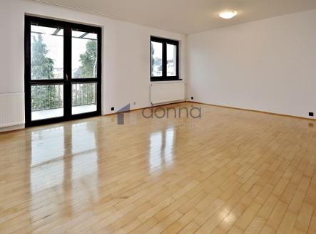 Pronájem - dům/vila, 220 m²