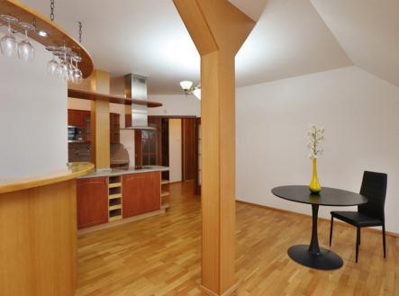 Pronájem bytu, 4+kk, 105 m²