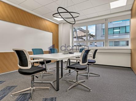 Pronájem kanceláře, 342 m²