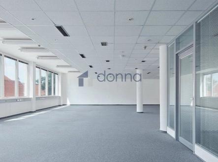 Pronájem kanceláře, 300 m²