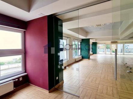 Pronájem obchodní prostor, 160 m²