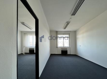 Pronájem kanceláře, 60 m²