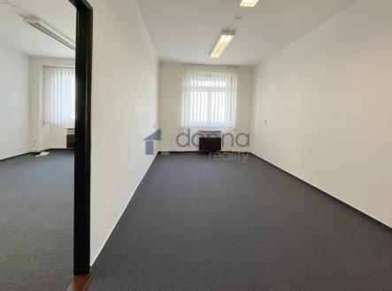 Pronájem kanceláře, 60 m²