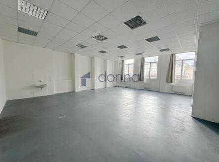 Pronájem kanceláře, 81 m²