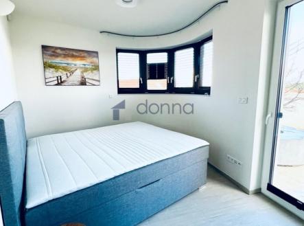 Pronájem bytu, 2+kk, 100 m²