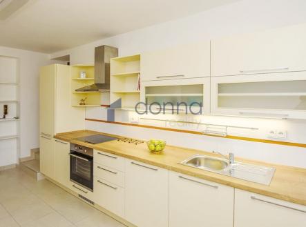 Pronájem domu/vily, 252 m²